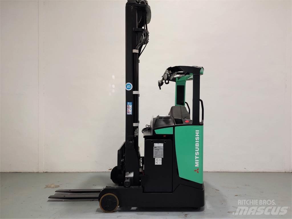 Mitsubishi RB14NH Reachtruck voor hoog niveau