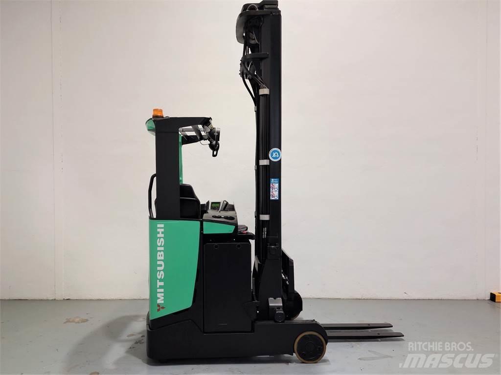 Mitsubishi RB14NH Reachtruck voor hoog niveau