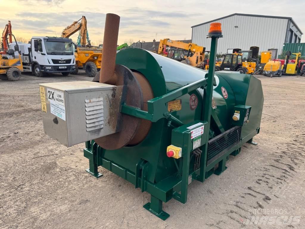  ROADMENDER MODEL 4 Kleine asfalteermachines