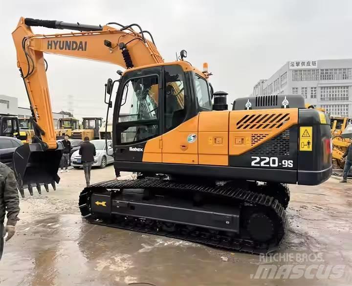 Hyundai R220-9S Rupsgraafmachines