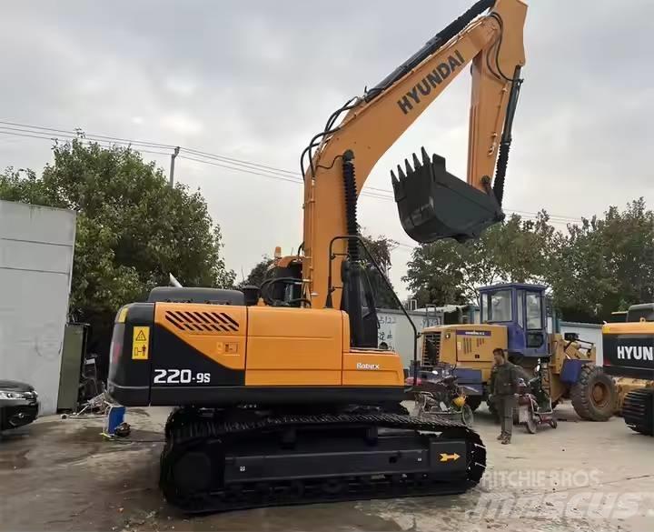 Hyundai R220-9S Rupsgraafmachines