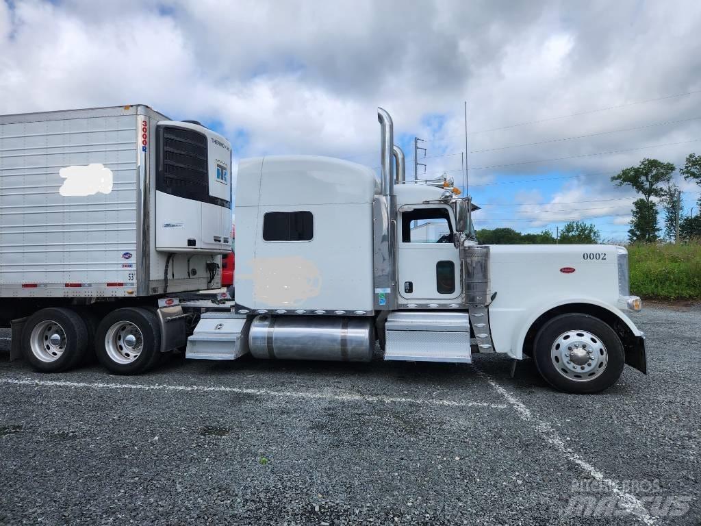 Peterbilt 389 Trekkers
