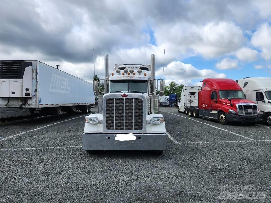 Peterbilt 389 Trekkers