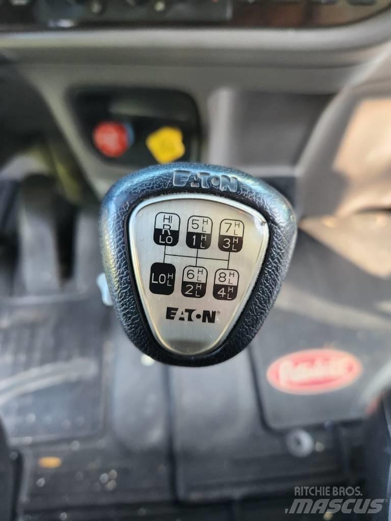 Peterbilt 389 Trekkers