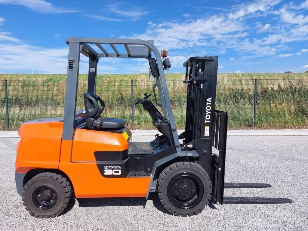Toyota FDZN30 Diesel heftrucks