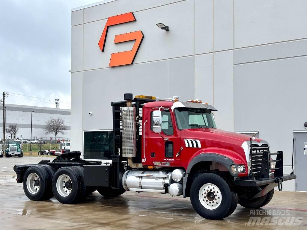 Mack Granite Sleepwagens