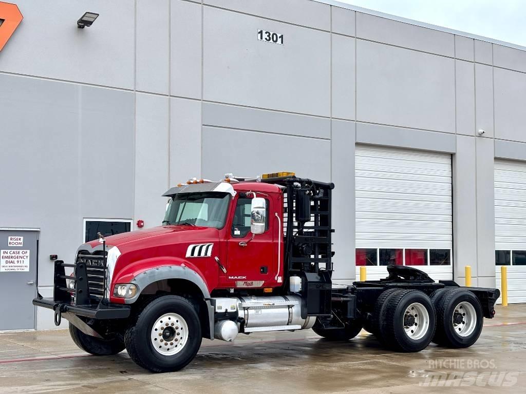 Mack Granite Sleepwagens