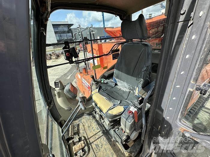 Hitachi EG70R Rupsdumpers
