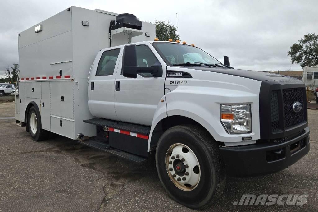 Ford F 750 SD Bestelwagens met open laadbak