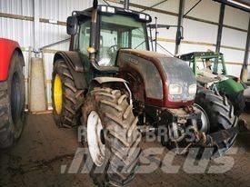 Valtra N121   arm Gieken en dippers
