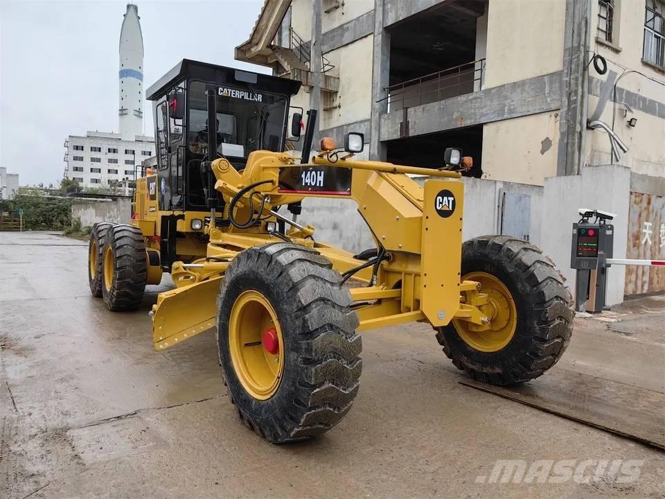 CAT 140H Graders