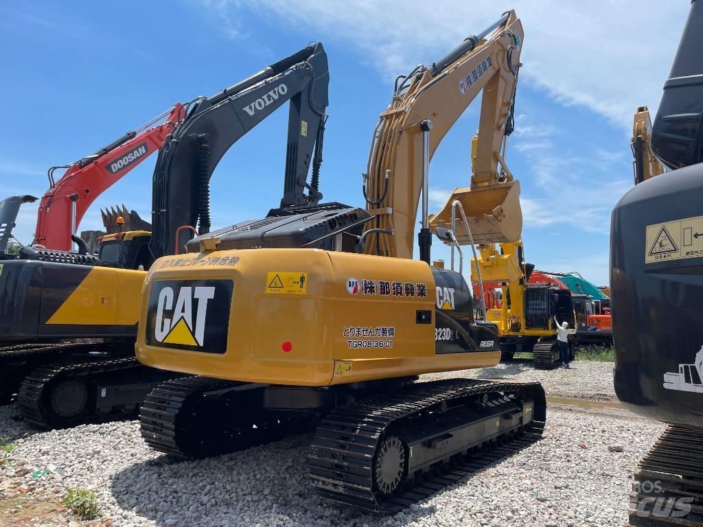 CAT 323D2 Rupsgraafmachines
