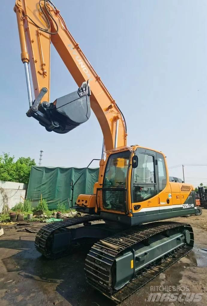 Hyundai R220LC-9 Rupsgraafmachines