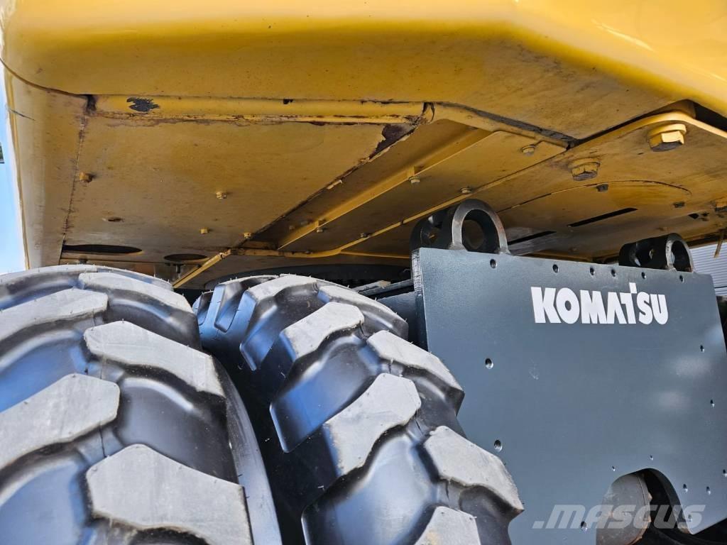 Komatsu PW 148-8 Wielgraafmachines