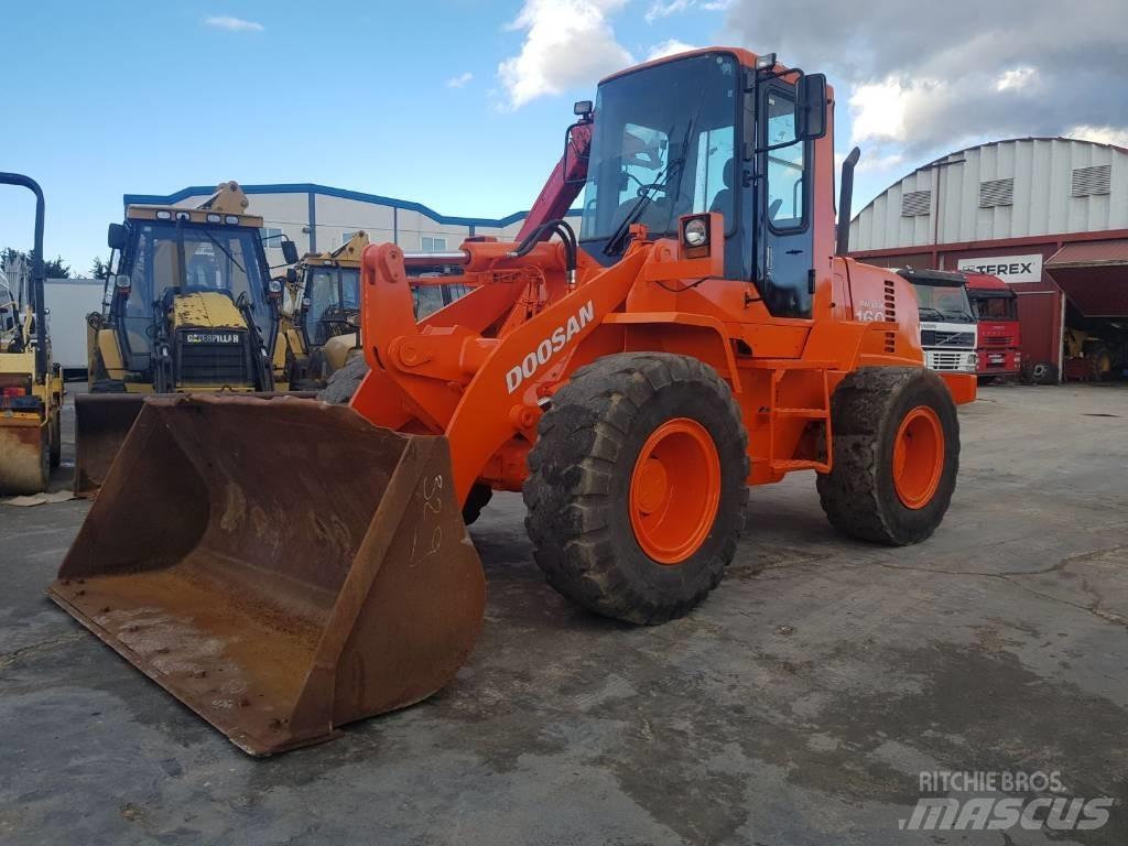 Doosan 160 v Voorladers en gravers