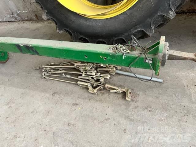 BKT 520/85R46 Banden, wielen en velgen