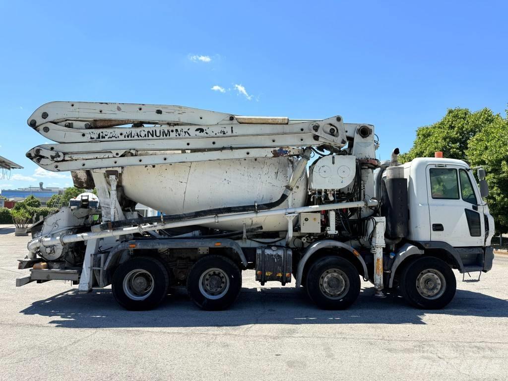 Astra Betonpompa Betonmixers en pompen