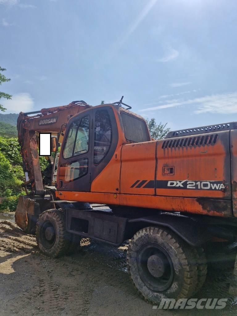 Doosan DX 210 W Wielgraafmachines