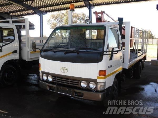 Toyota dyna 5104 Bakwagens met gesloten opbouw