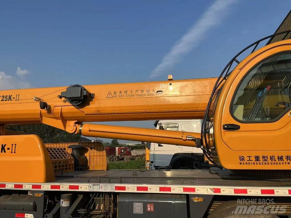 XCMG QY25K-II Takels, lieren en materiaalliften
