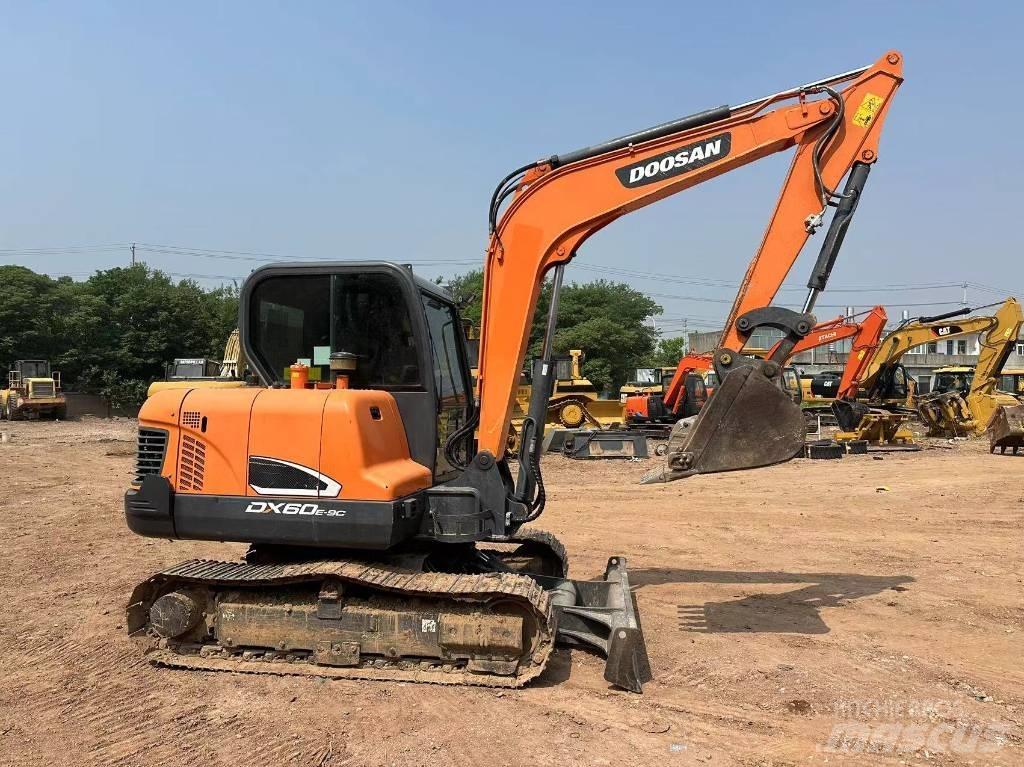Doosan DX 60 Rupsgraafmachines