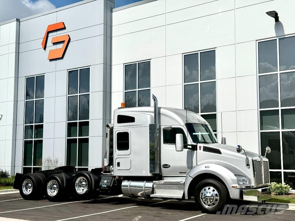 Kenworth T 880 Trekkers