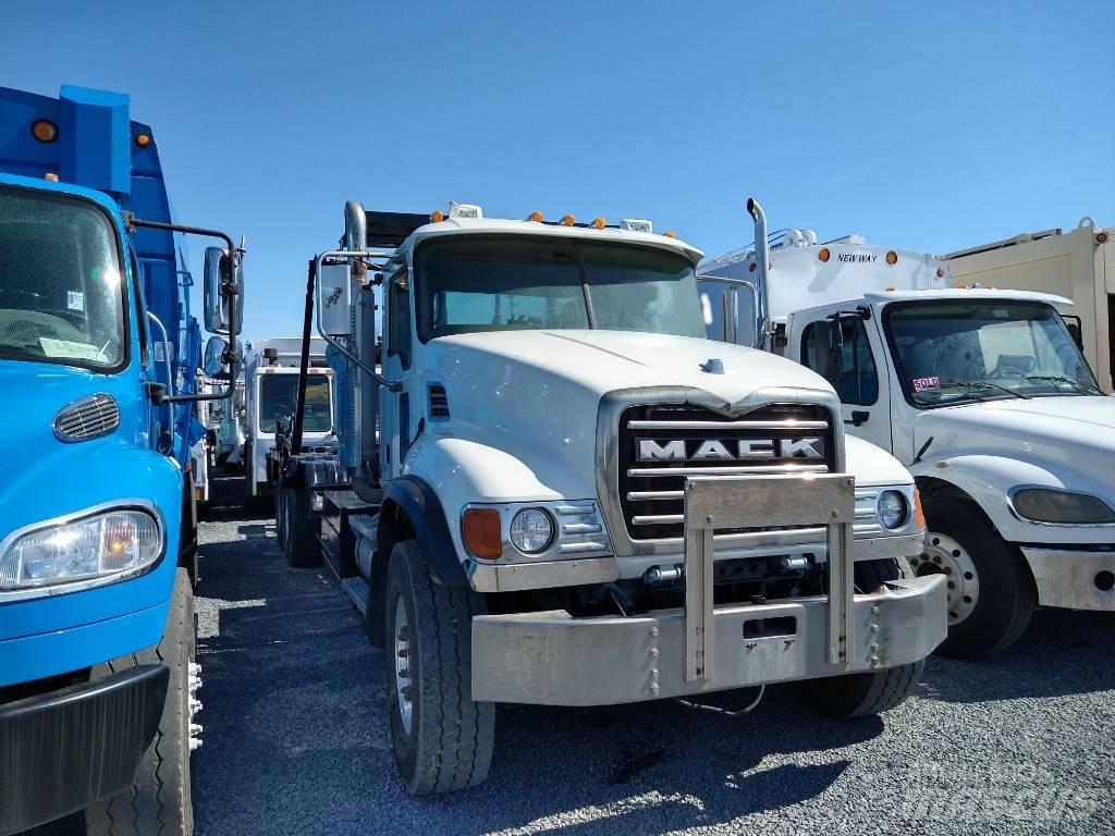 Mack GRANITE CV713 Vuilniswagens