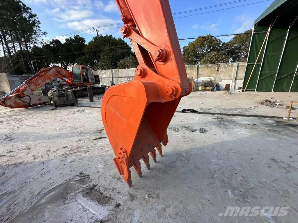 Hitachi ZX 200 Minigraafmachines < 7t