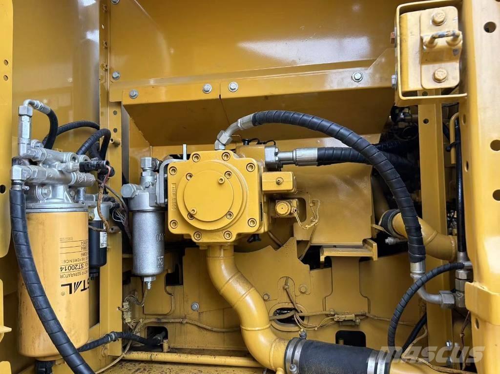 CAT 320 Rupsgraafmachines