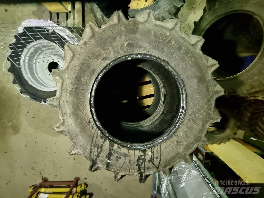 Mitas AC85 Banden, wielen en velgen