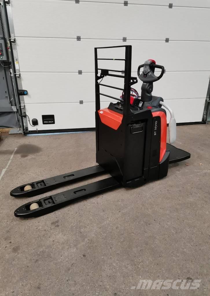 Toyota LPE220 Meerij pallettruck met platform