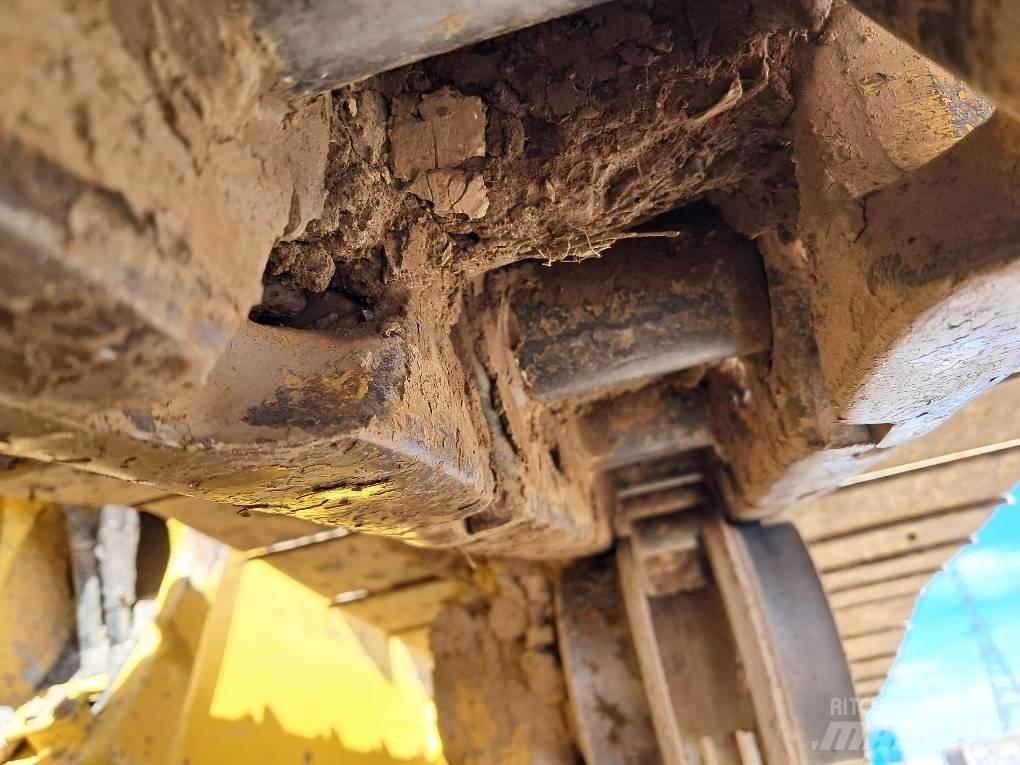 Komatsu D61PXI-24E0 Rupsdozers
