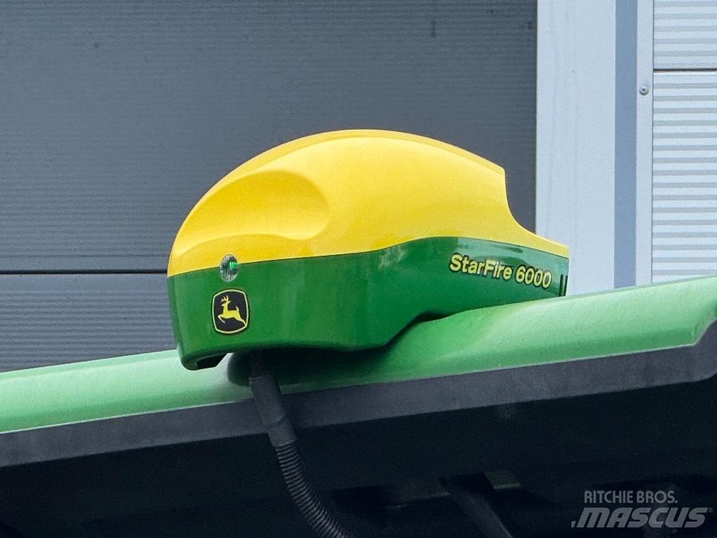 John Deere 8310 R Tractoren