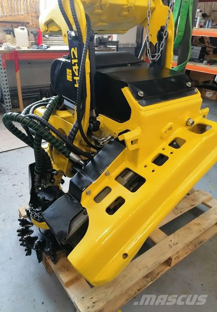 John Deere H412 Boomvelkoppen