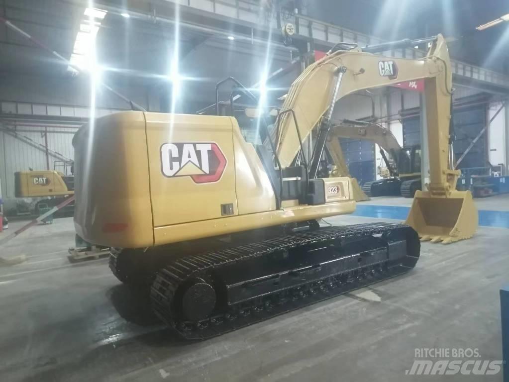 CAT 323 Rupsgraafmachines