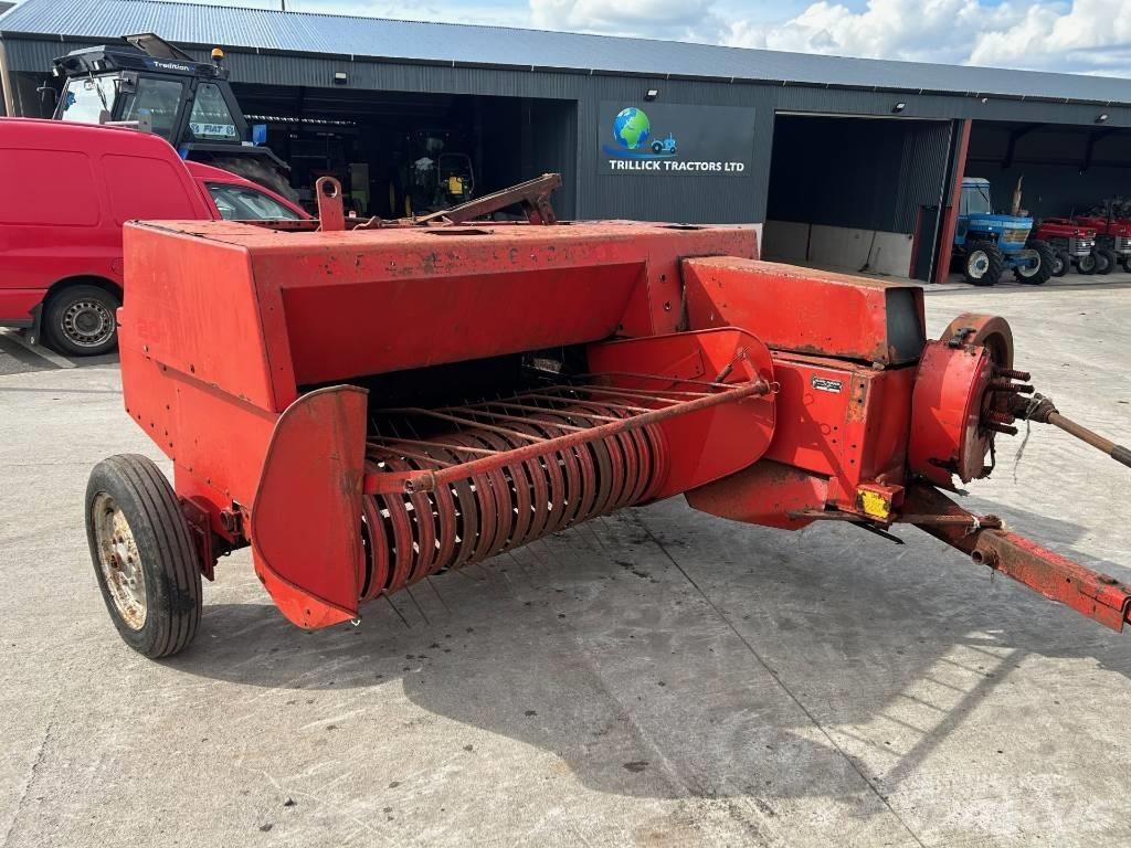 Massey Ferguson 120 Vierkante balenpers