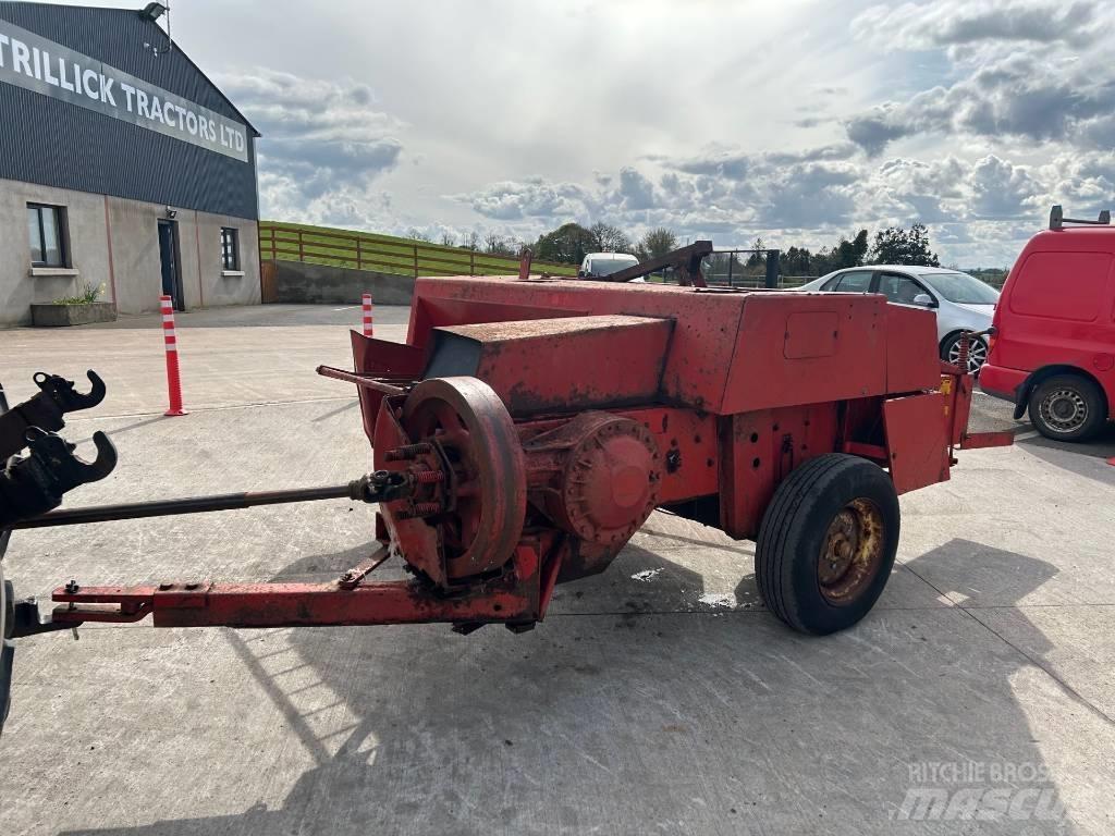 Massey Ferguson 120 Vierkante balenpers