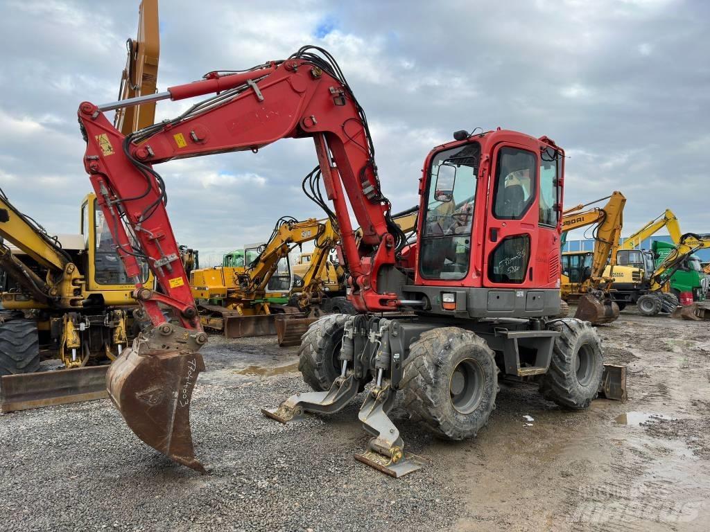 Komatsu PW98MR-8 Wielgraafmachines