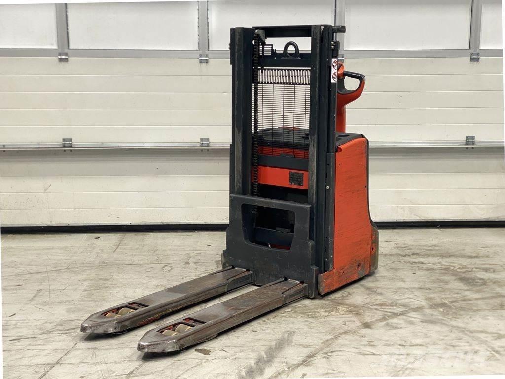 Linde D08 Stapelaar meeloop
