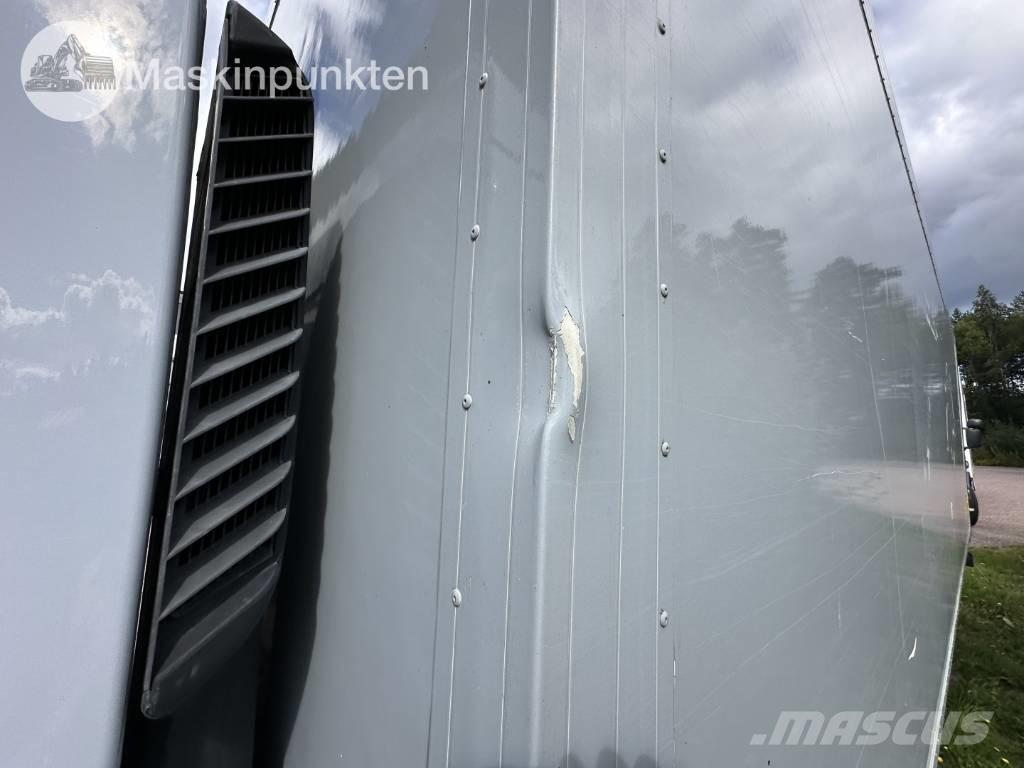 Volvo FL 240 Bakwagens met gesloten opbouw