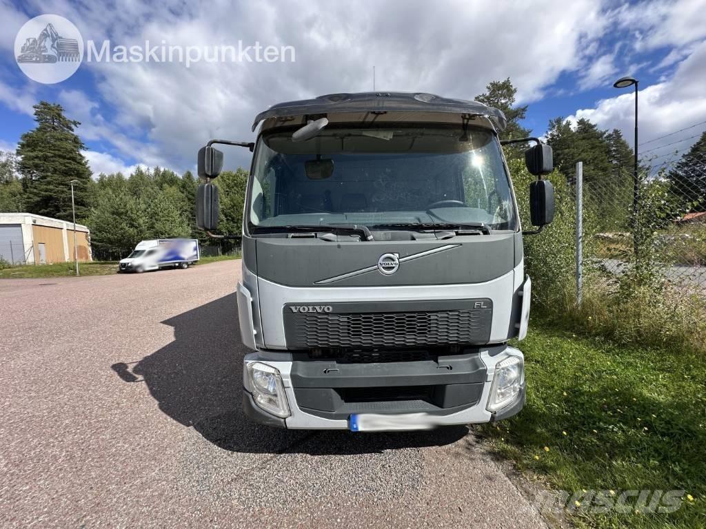 Volvo FL 240 Bakwagens met gesloten opbouw