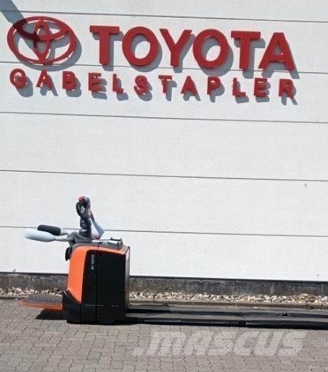 Toyota LPE 250 Stapelaar meeloop
