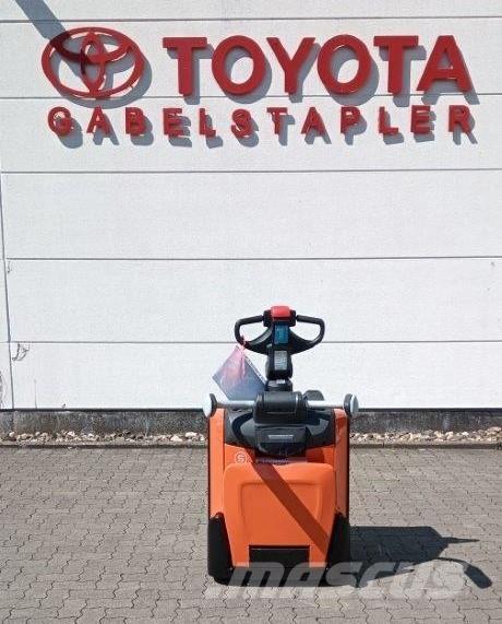 Toyota LPE 250 Stapelaar meeloop