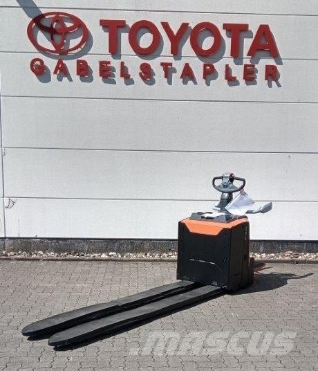 Toyota LPE 250 Stapelaar meeloop