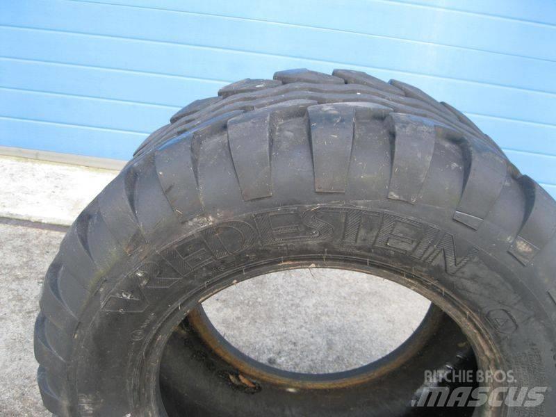 Vredestein 380/55R17 Banden, wielen en velgen