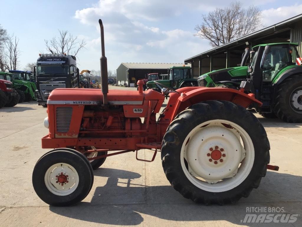 Nuffield 4/65 Tractoren