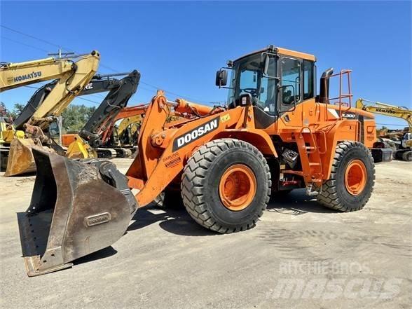Doosan DL300 Wielladers