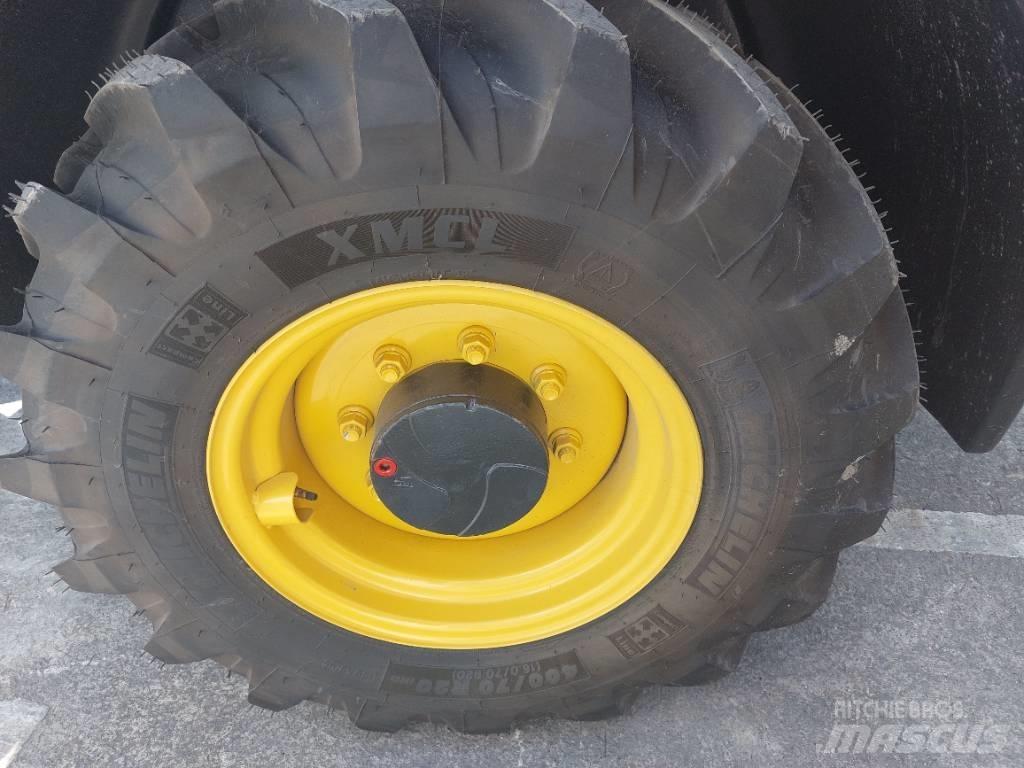 Komatsu WA80M-8 Miniladers