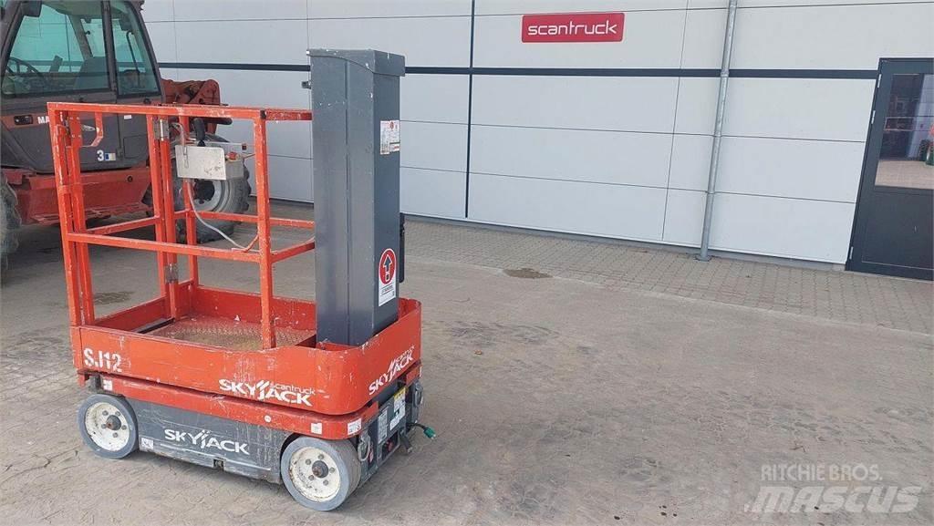 SkyJack SJ12 Personenliften en invalideliften