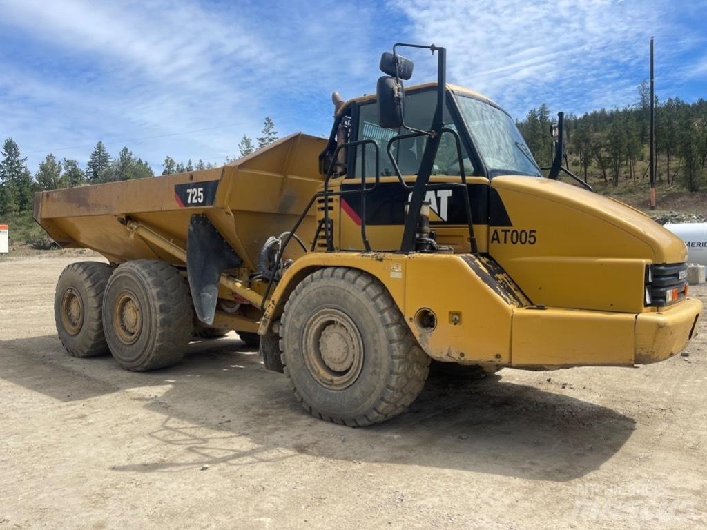 CAT 725 Knik dumptrucks